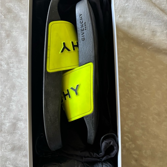 Givenchy Pool Slides - Picture 6 of 11